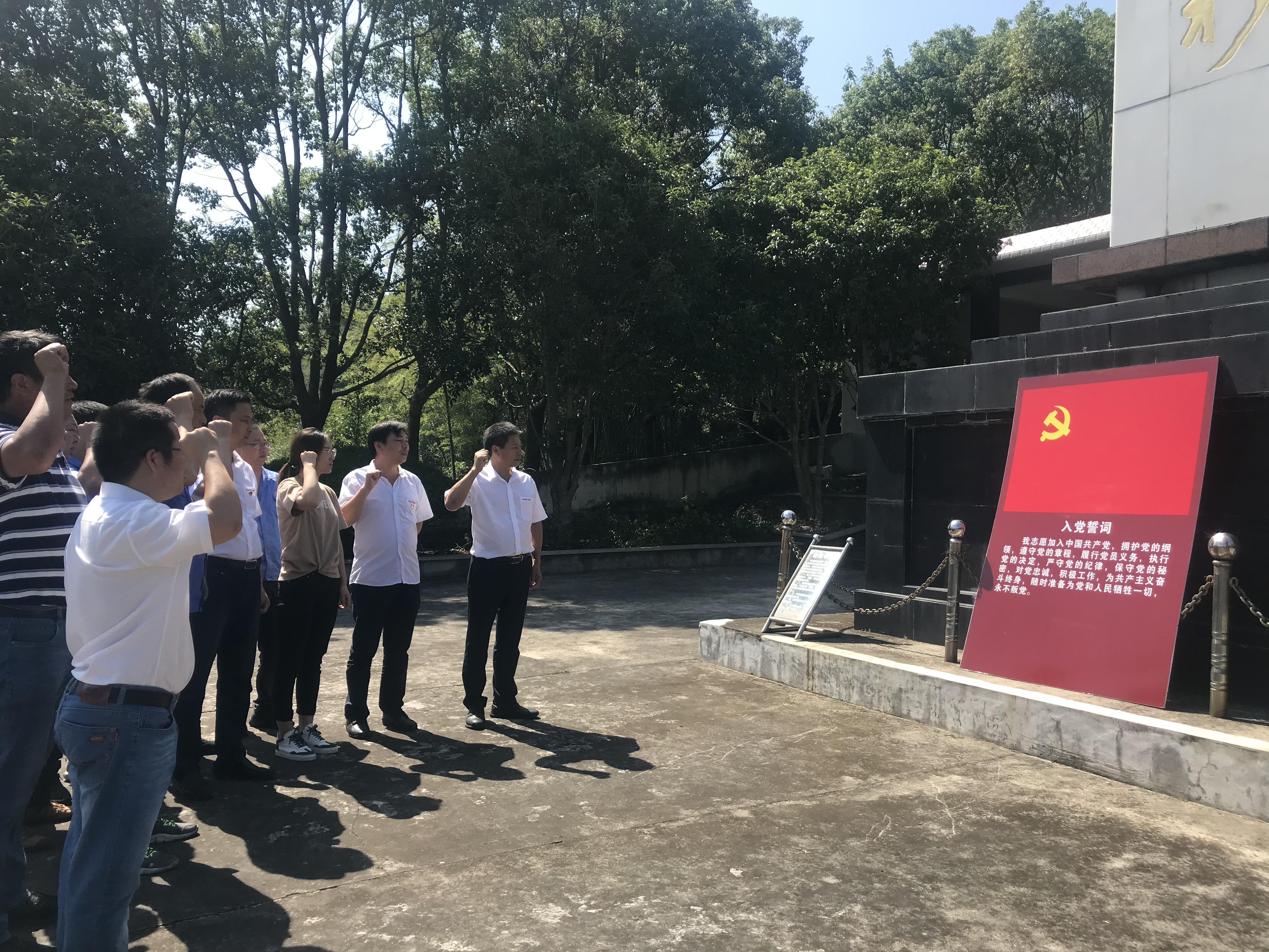 數(shù)控雕銑機(jī),模具雕銑機(jī),立式加工中心,石墨雕銑機(jī)-凱博數(shù)控